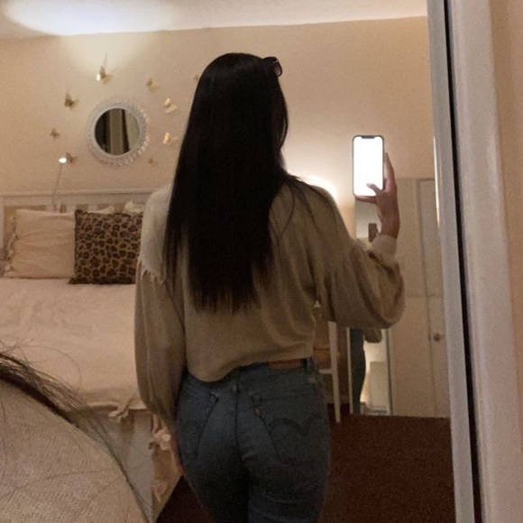 Soft cream colored top - Picture 4 of 8